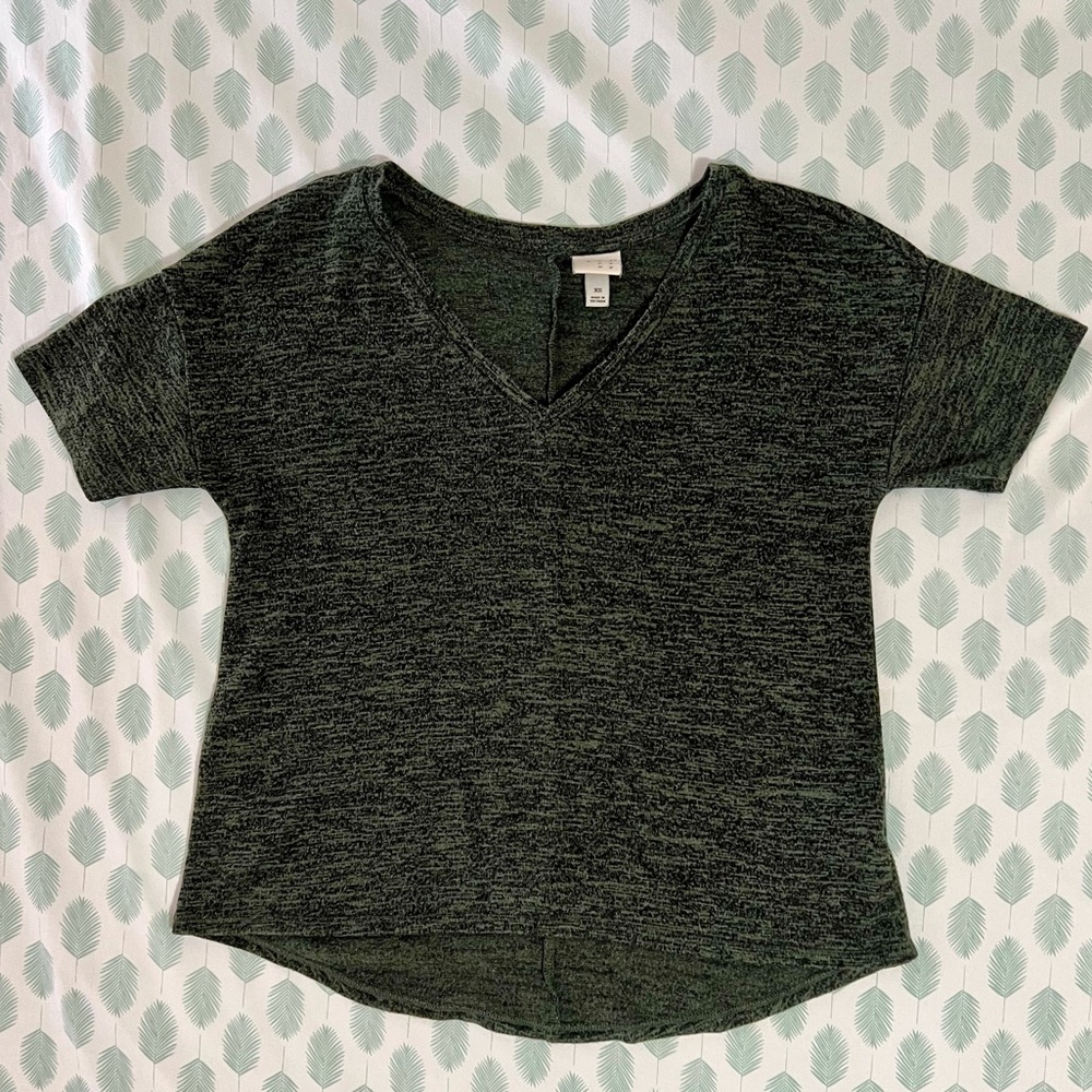 Heathered Green V-Neck Hi-Lo Tee